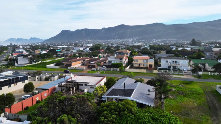 4 Bedroom Property for Sale in Sandbaai Western Cape